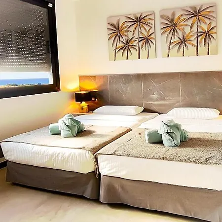 Villasroyale Leon - Heated Pool And Barrier Free Access Villa