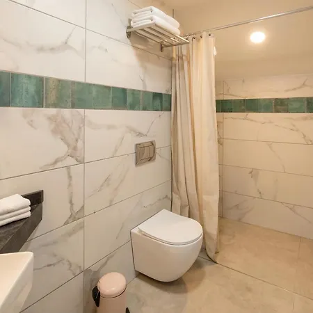 Villasroyale Leon - Heated Pool And Barrier Free Access