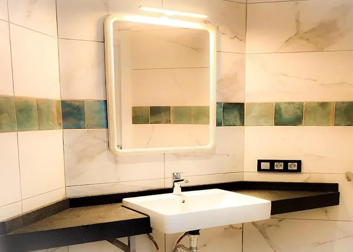 Villa Villasroyale Leon - Heated Pool And Barrier Free Access